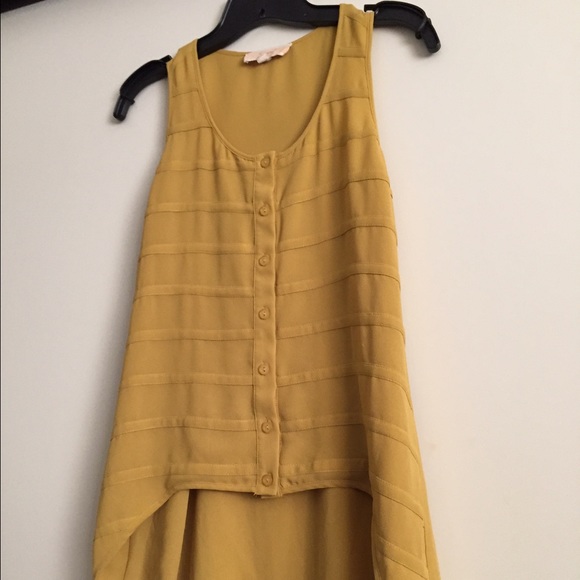 Hi-lo mustard color top - Picture 2 of 4